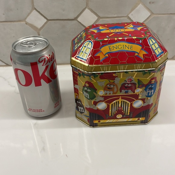 3 M&M Christmas tins - Picture 8 of 8